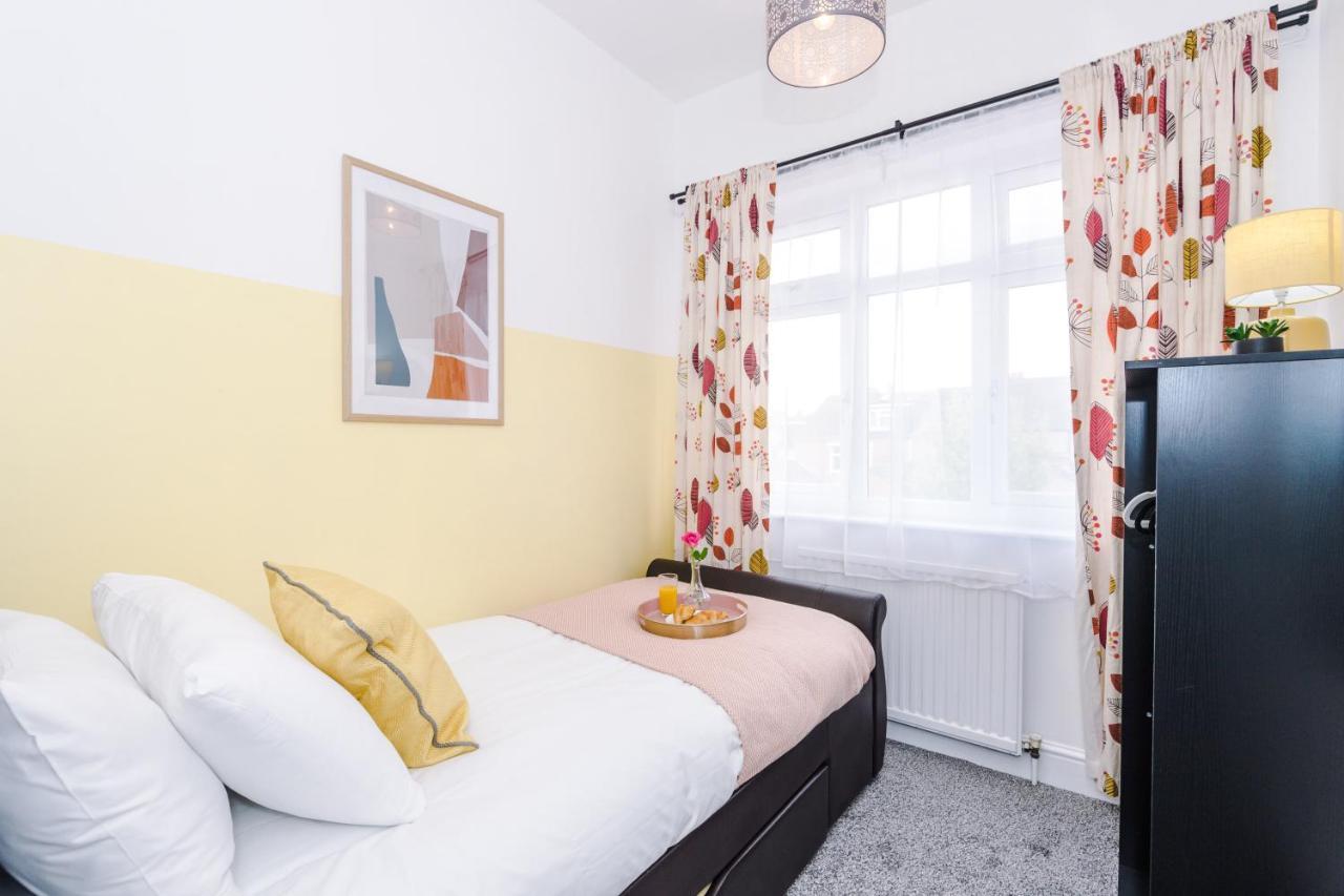 Harley House - Spacious Home With Free Netflix & Parking By Rocketbnb Coventry Exterior foto